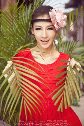 林家小妹林依主播照片
