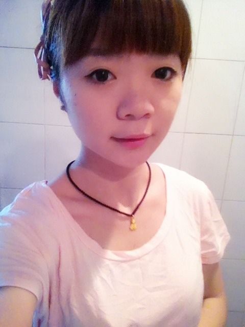 管小雨的主播照片