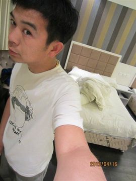 白了白白白ㄨ度哥主播照片