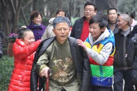欢喜豆钟家斌主播照片