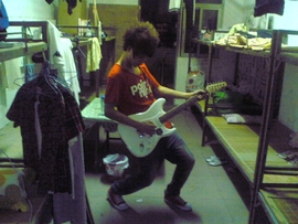 哇家庭煮男主播照片