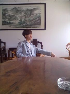゛艾美莉、主播照片