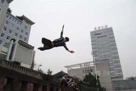 重庆跑酷主播照片
