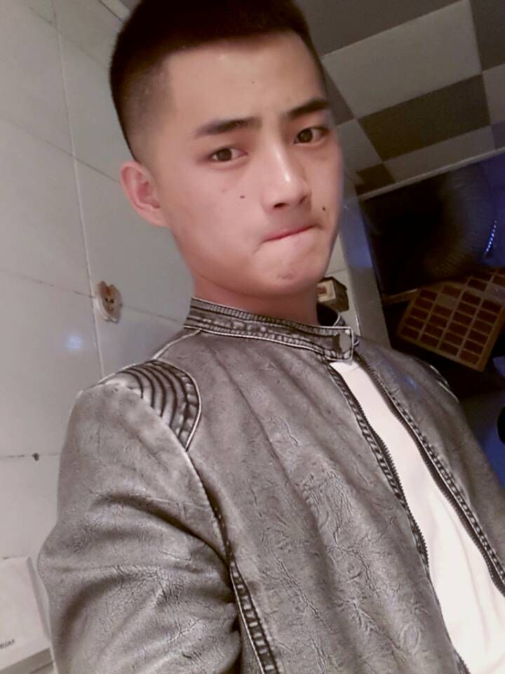 壞老爷们♂亮亮的主播照片