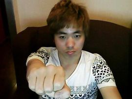 欣欣向上。主播照片