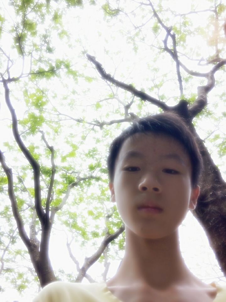 1525363592的主播照片