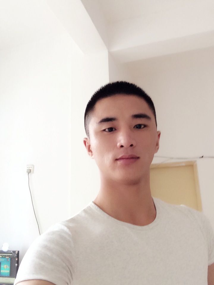 给我‘一支烟的主播照片