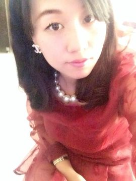 唐露II主播照片