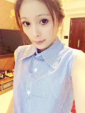 Y思雅主播照片