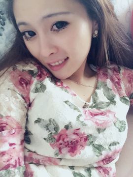 Y思雅主播照片