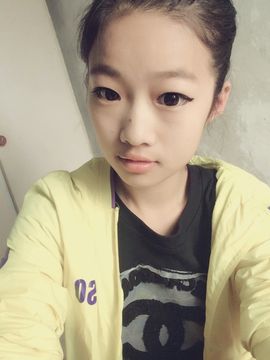 SMILE^^泡小错主播照片
