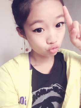 SMILE^^泡小错主播照片