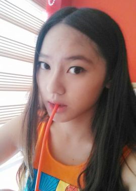亚絲娜主播照片