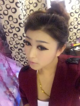 淘气小丫头主播照片