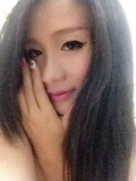 甄妮可可主播照片