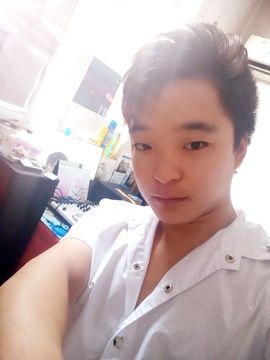 mc刘佩佩主播照片