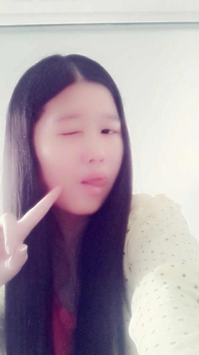 优雅小微笑的主播照片