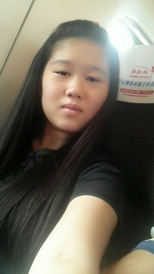 优雅小微笑的主播照片