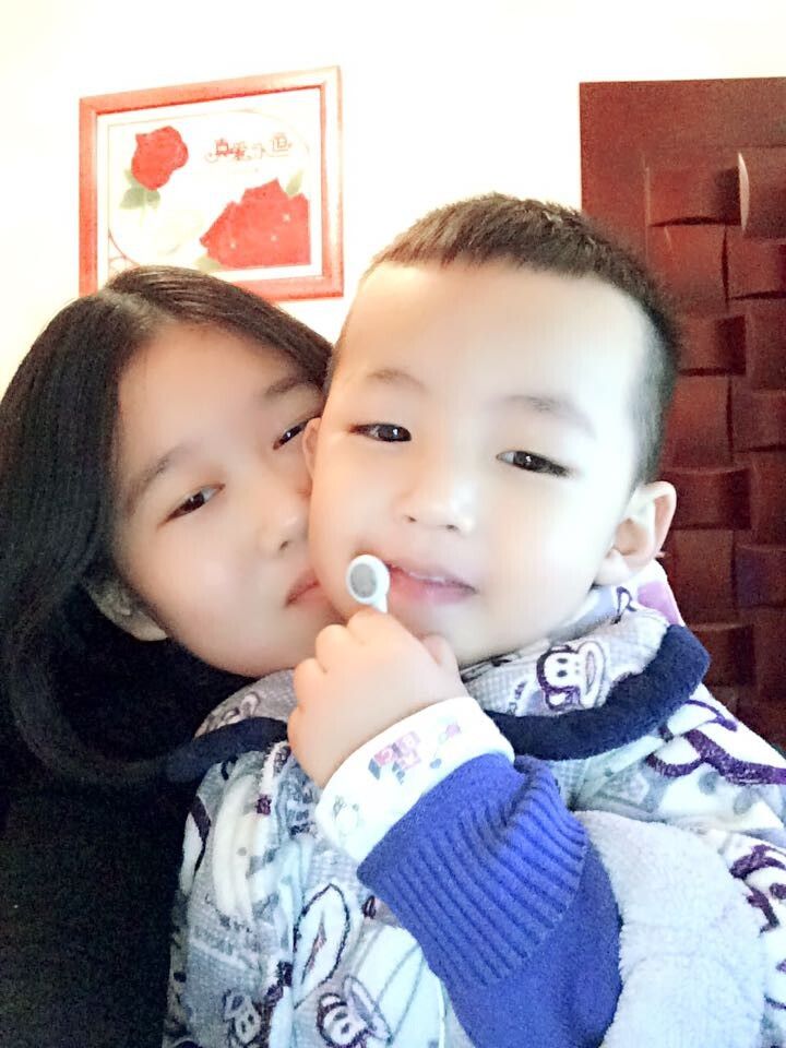 优雅小微笑的主播照片