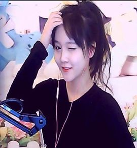 -貝貝主播照片