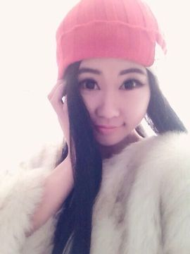 小可馨尔主播照片