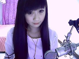 艺校小美主播照片