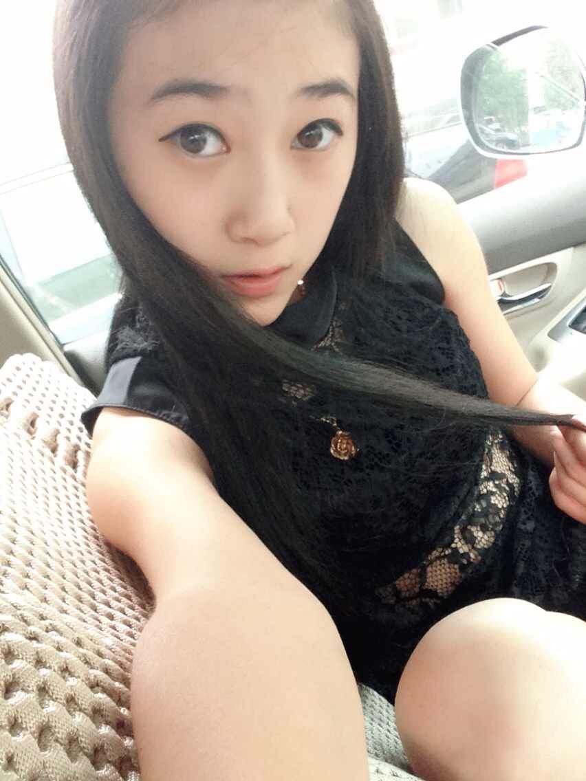 小小依0302主播照片