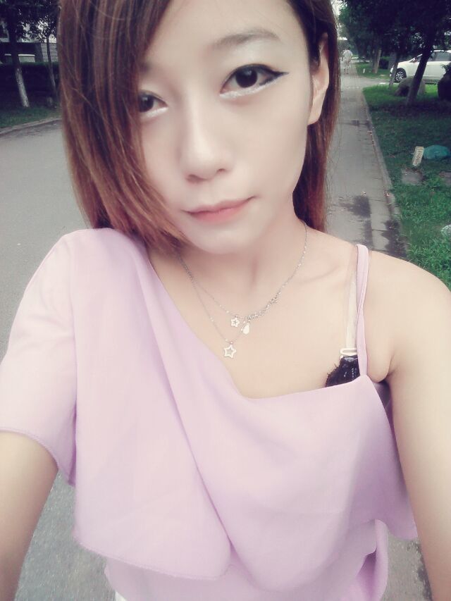 冷研希的主播照片