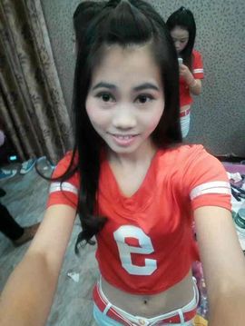 婉小静主播照片