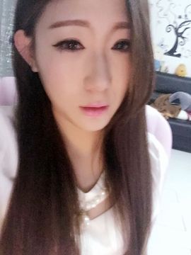 哚丶磨人的小妖精主播照片