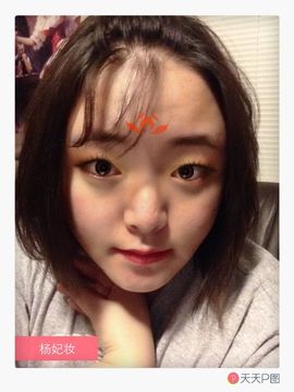 粘哒哒主播照片