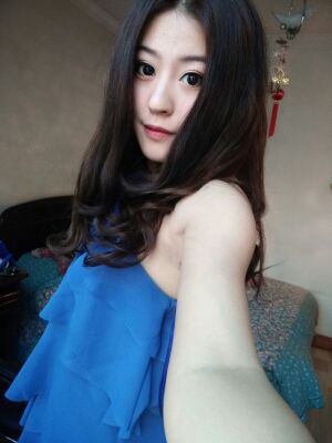 ╮?つ一朵小菊花的主播照片
