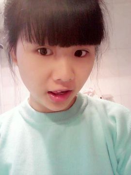 亚麻得i主播照片