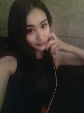 白妹yiiiღ主播照片