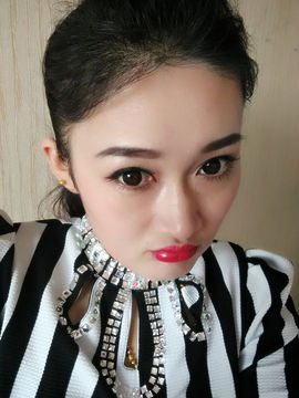 我是艺宝主播照片