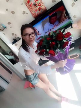主播丶二小姐主播照片