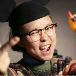 回伊专用小马甲海报