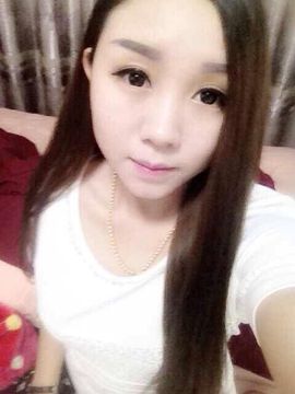 偏大胆主播照片