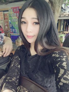 。小妮主播照片