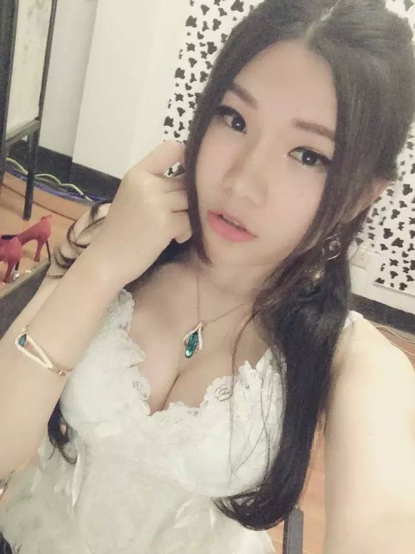 小黛儿的主播海报