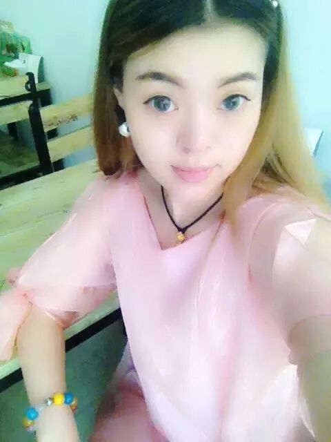 ！岩岩主播照片