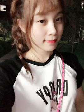 vv晓惠主播照片