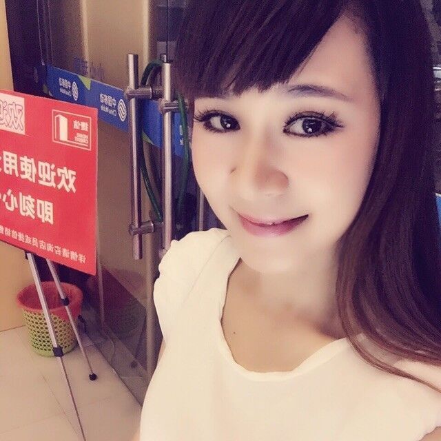 万人迷迭香的主播海报