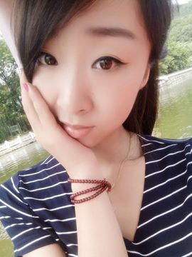 艾欣周一晚上播主播照片