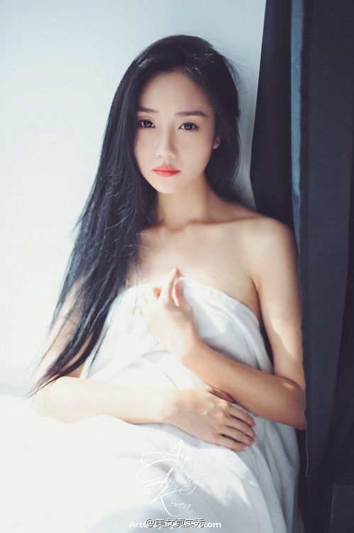 一只云朵朵的主播海報