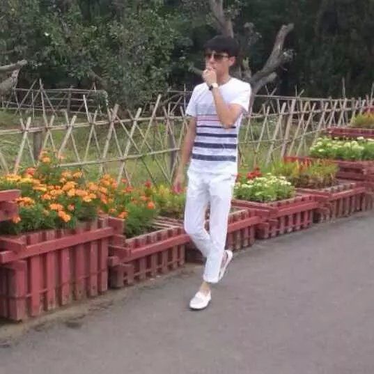 海豚团♫╭♥吻我的主播照片