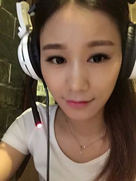 小芯😊主播照片