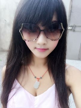 没人爱的小叶蝶主播照片