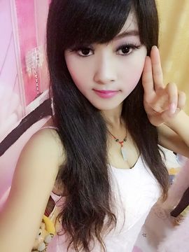 没人爱的小叶蝶主播照片