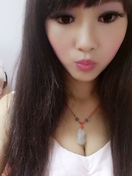 没人爱的小叶蝶主播照片